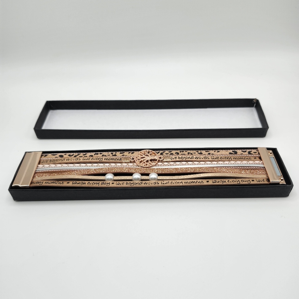 Desimtion rose gold tone striking magnetic closure bracelet!